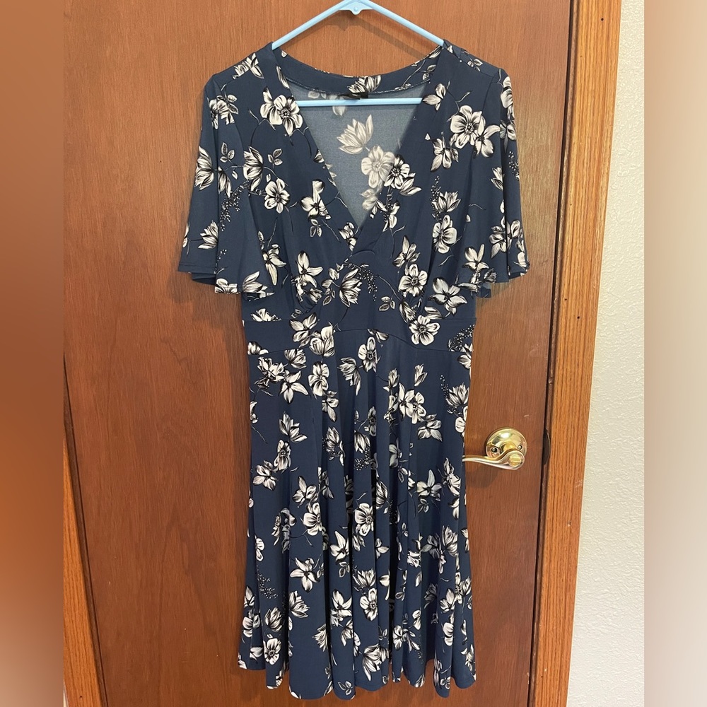 Torrid knee length dress - Picture 3 of 5